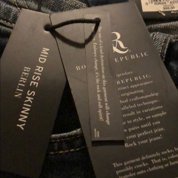 Size 2 M NWT Rock & Republic mid rise skinny - Picture 3 of 8